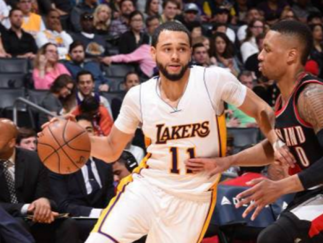 许尔策勒：客战枪手你不能一味退守，要勇敢地踢出自己的风格（许尔策勒：客场挑战阿森纳不能一味死守，必须勇敢打出自身风格）