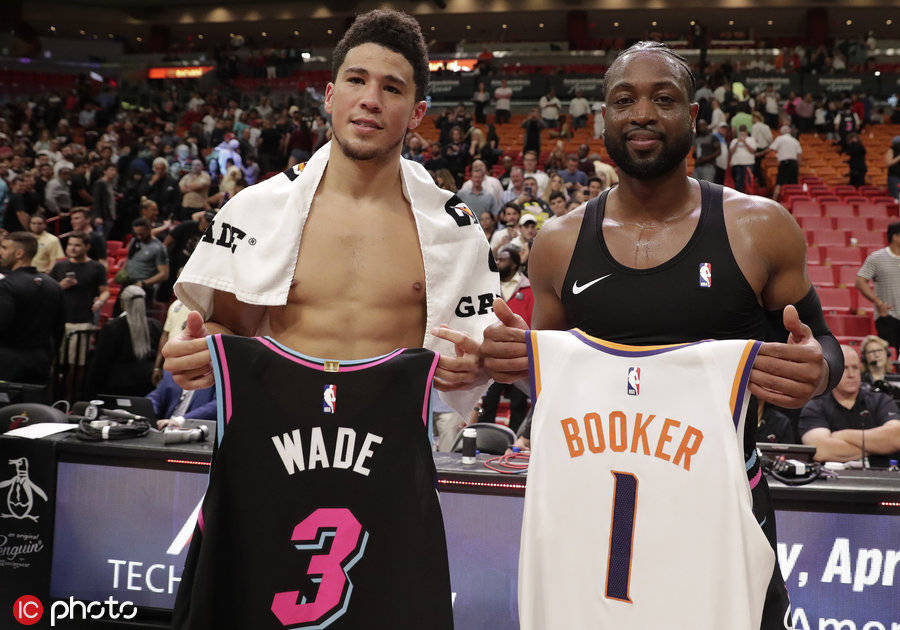 欧冠最年轻连续三场破门选手排行榜：卡尔力压姆巴佩...（欧冠连续三场进球最年轻球员榜：卡尔力压姆巴佩登顶）