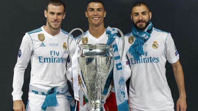 孙悦退役后与妻女定居美国，曾是NBA新星，早年受篮球启蒙，父母支持其篮球之路。（退役后孙悦携妻女定居美国：昔日NBA新星，自幼受篮球熏陶，在父母支持下走上篮坛之路）