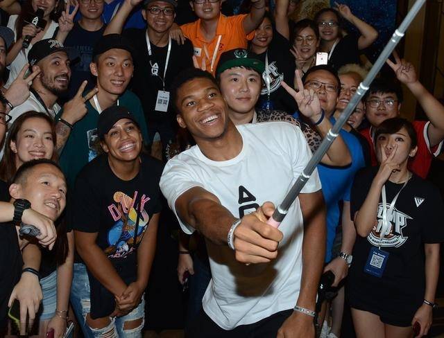 独行侠本场比赛命中率、内线得分和利用失误得分都是赛季新高（独行侠此役投篮命中率、内线得分与失误转换得分均创赛季新高）