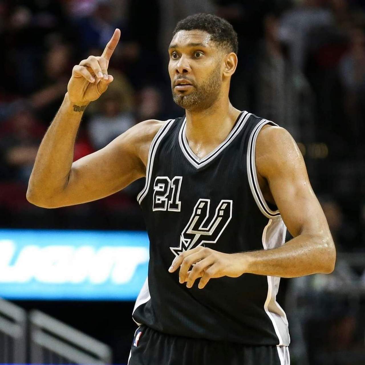 本赛季联盟共有11次35分+10助攻，东契奇一人独占4次（本季联盟诞生11次35分10助攻，东契奇一人贡献4次）