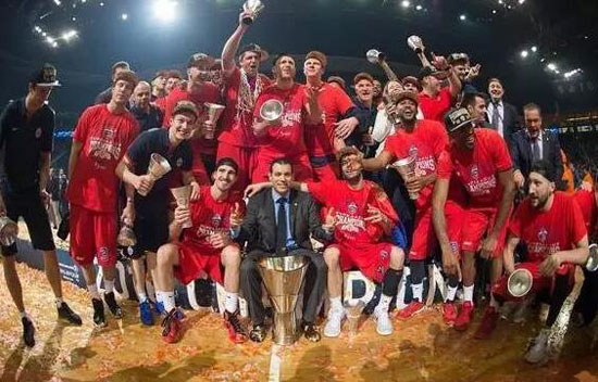 青训球员首次亮相即破门入账（青训小将首秀便收获进球）