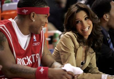 镜报：英超俱乐部密切关注维尼修斯，曼联利物浦都曾对他有意（镜报：英超多队盯上维尼修斯，曼联与利物浦曾表达兴趣）