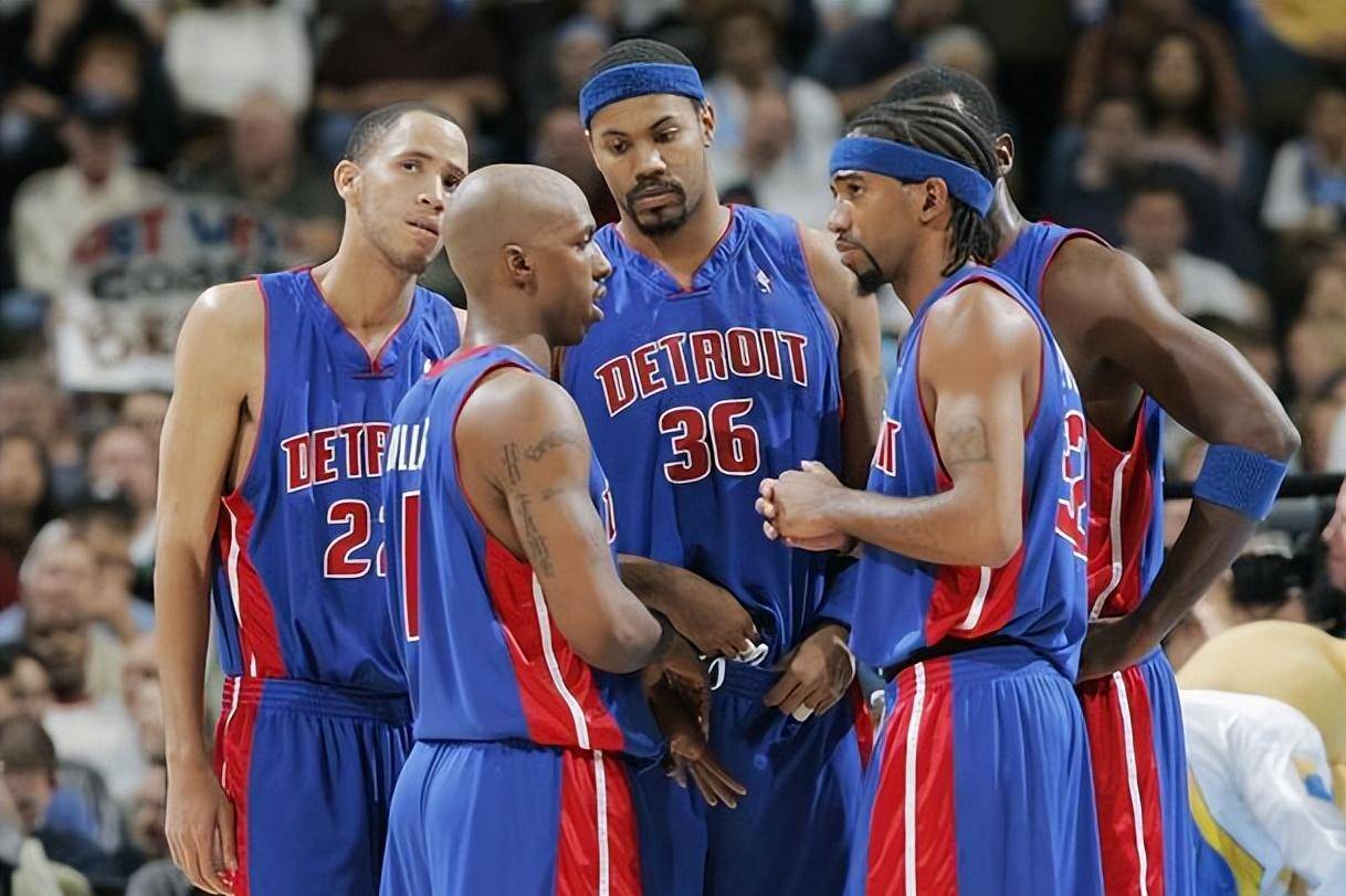 媒体人：赛事传播损失很大！央视每日仅转1场CBA比赛（媒体人称赛事传播受损严重：央视每天仅播一场CBA）