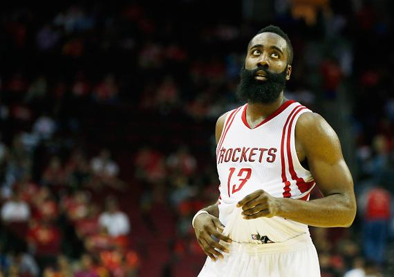 成都蓉城教练组现场观战中韩战，徐正源、金亨镒在场（中韩之战看台现身：成都蓉城教练组观战，徐正源、金亨镒到场）